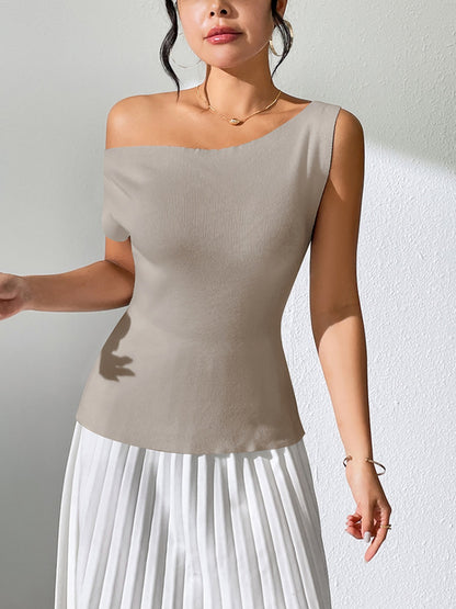 Single Shoulder Short Sleeve Knit Top